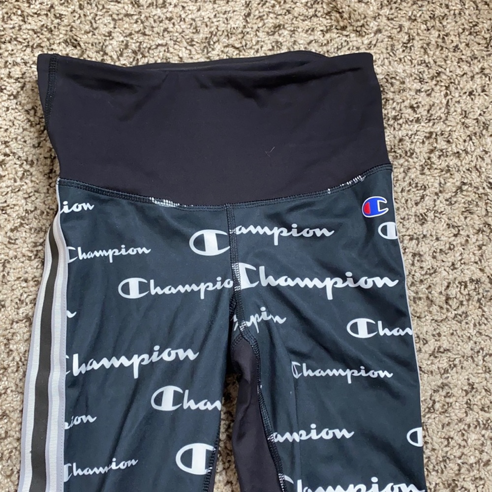CHAMPION NWOT Cropped logo legging size (XS)